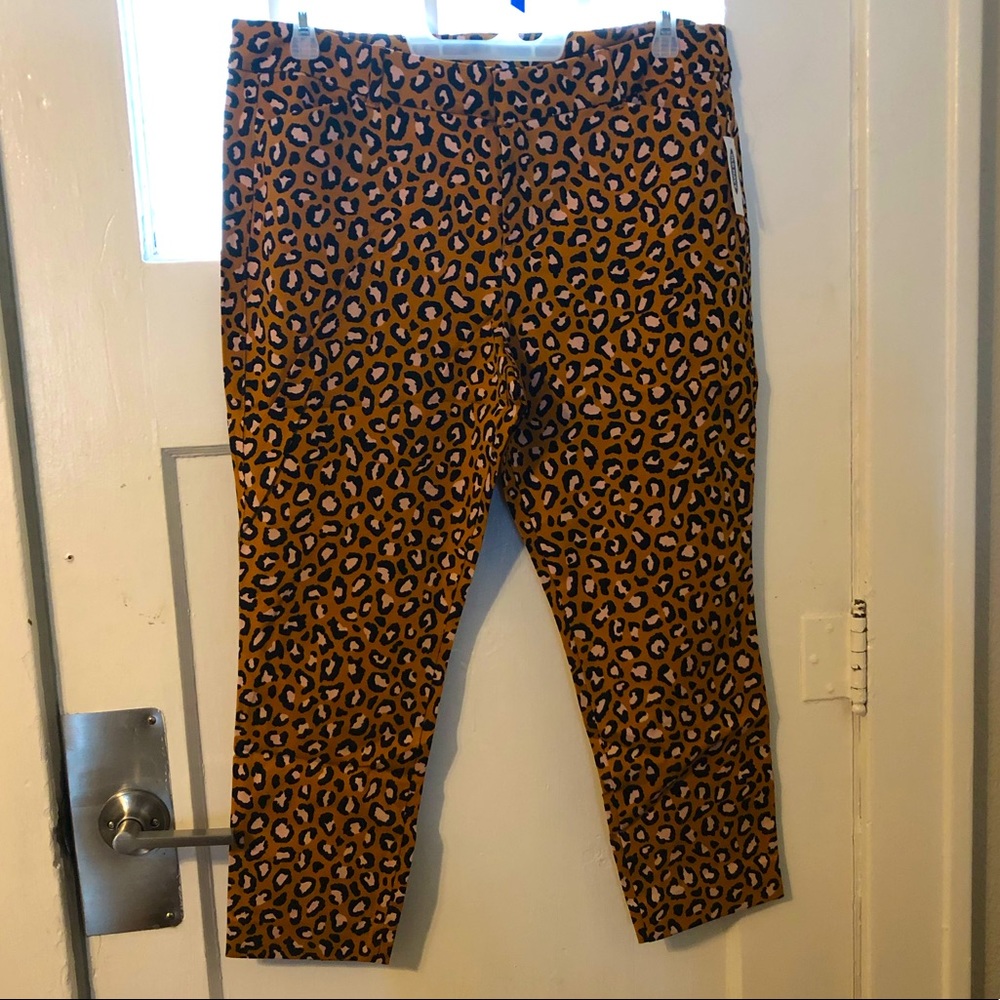 Old Navy Pixie Ankle Pants